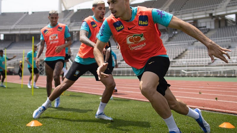 Arsenal's Gabriel Martinelli in training for Brazil, behind him Newcastle's Bruno Guima