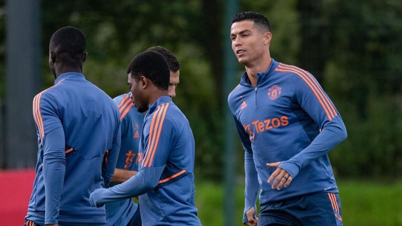 Image of Cristiano Ronaldo training with Manchester United's teammates