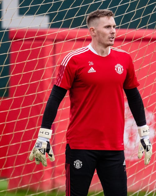 Image of Manchester United goalkeeper Dean Henderson