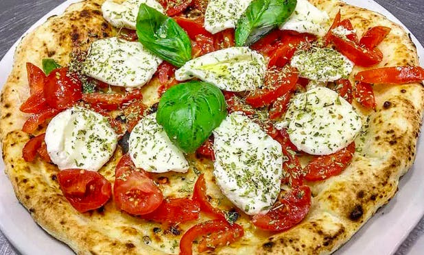 Basil and tomato pizza from Pizzeria Napoletana A33 