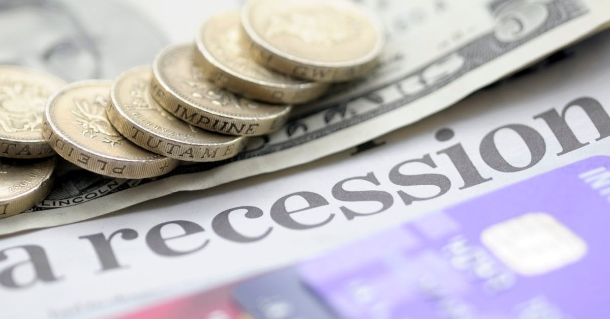 What happens to mortgage rates in a recession?