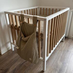 babybox van massief beuken en eikenhout