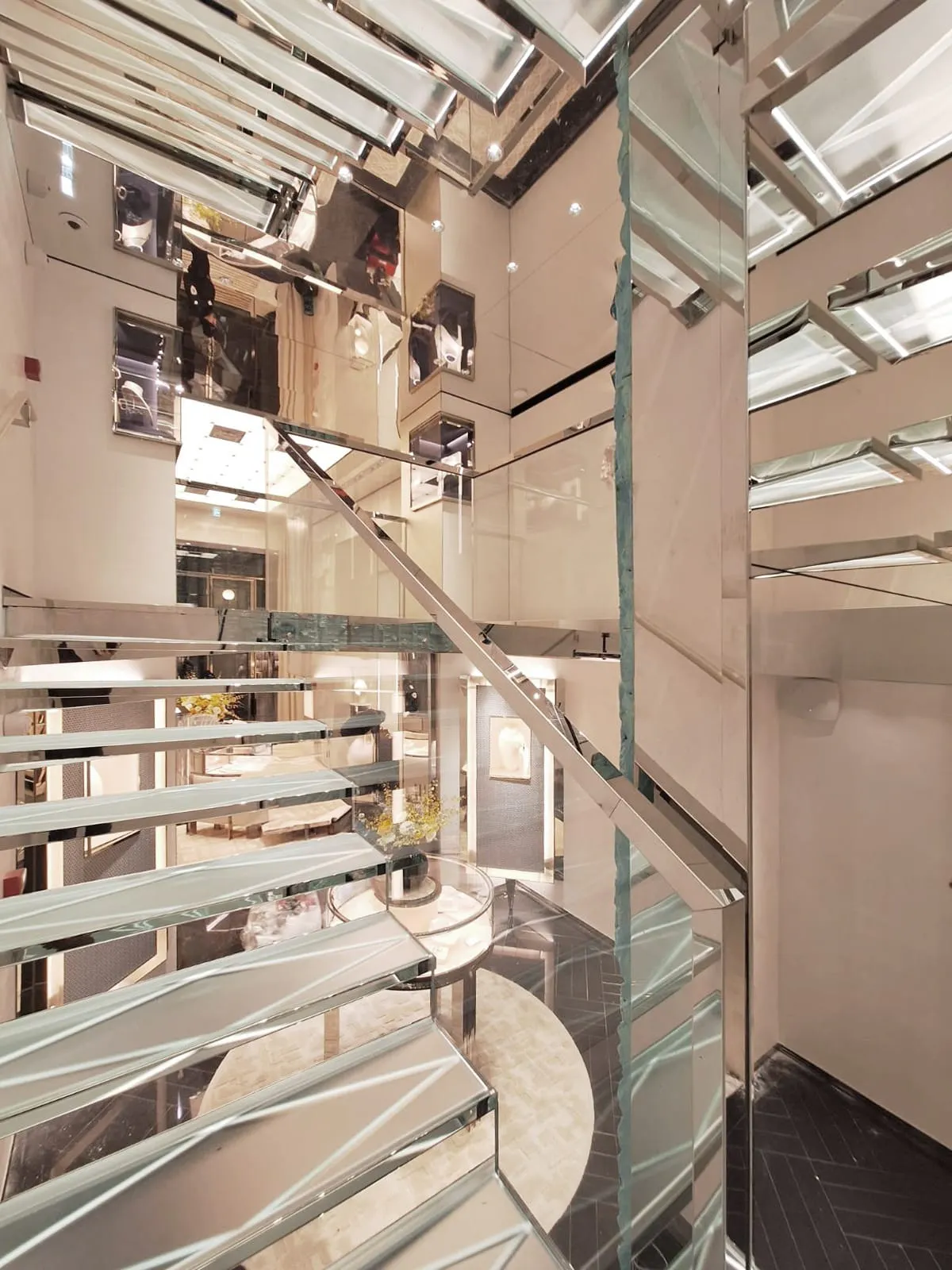 Scala interna, Tiffany Store Galleria