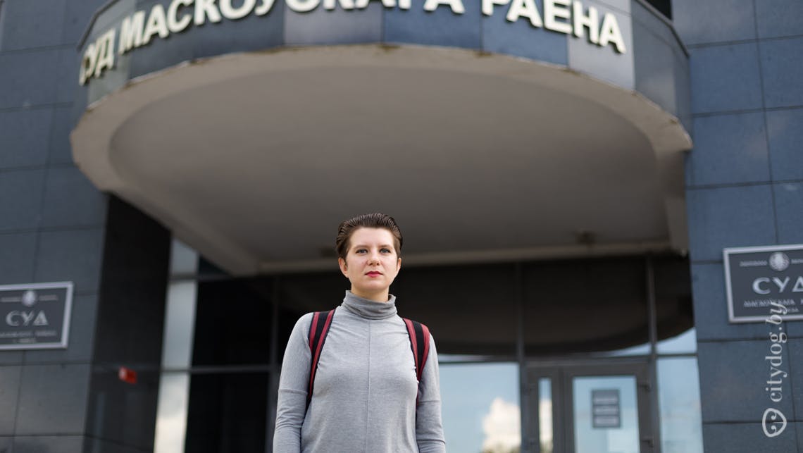 Три секунды, три фотографии и два суда. Большое интервью с ЛГБТ-активисткой об истории с МВД в мае