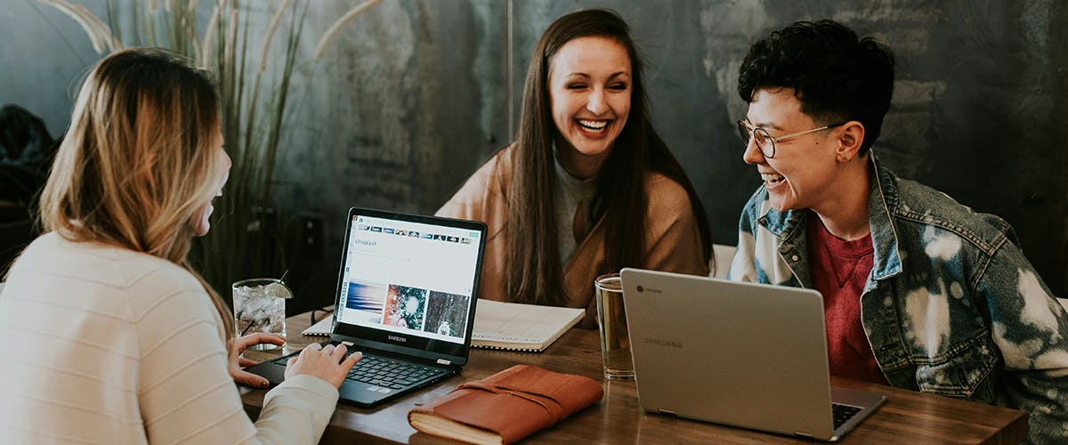 https://images.prismic.io/texthelp-website-proof/ZuLozhoQrfVKmBT0_students-working-together.jpg?auto=format%2Ccompress&rect=0%2C115%2C1200%2C500&w=1200&h=500