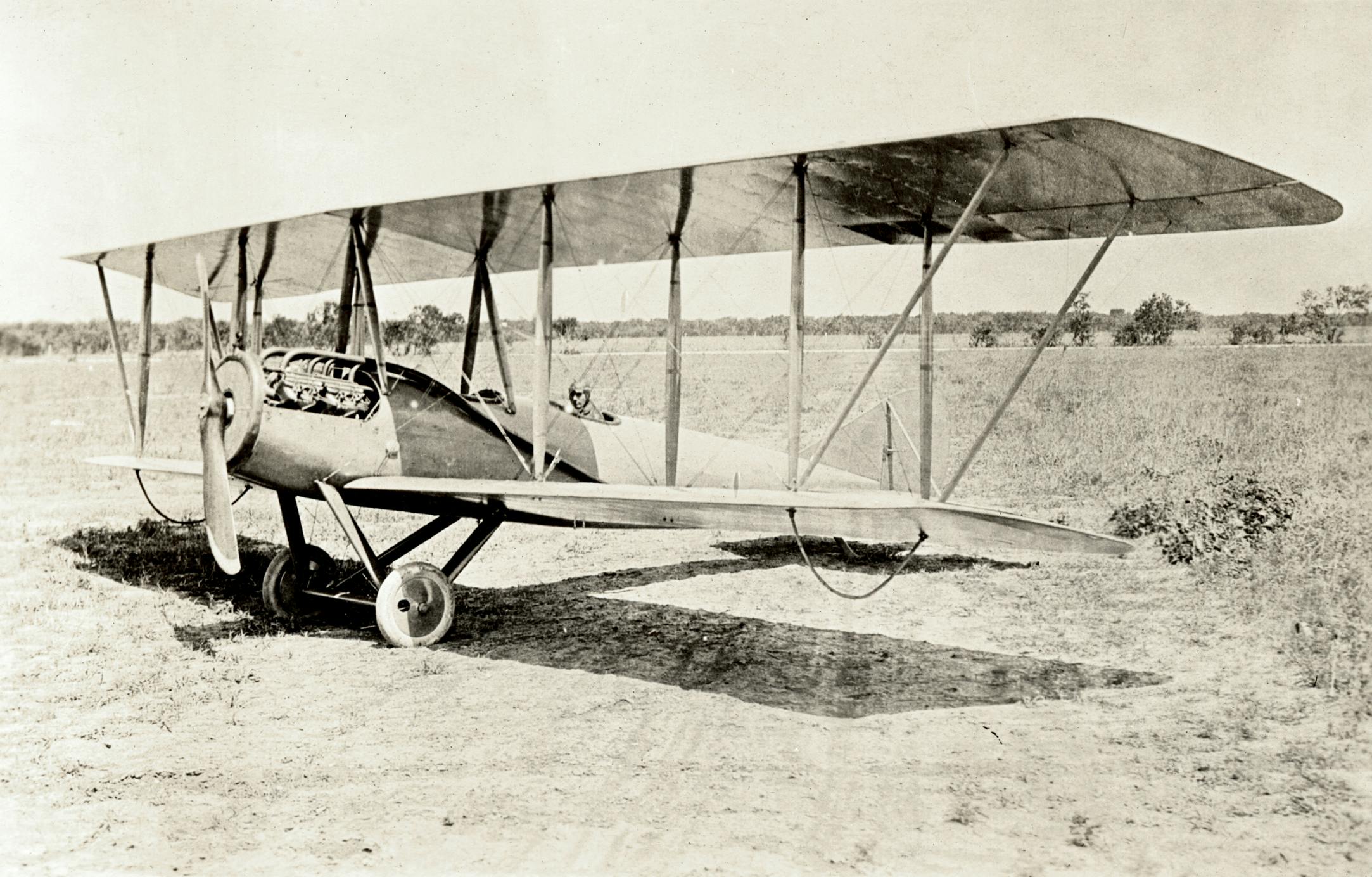 picture of the first airplane in the world 