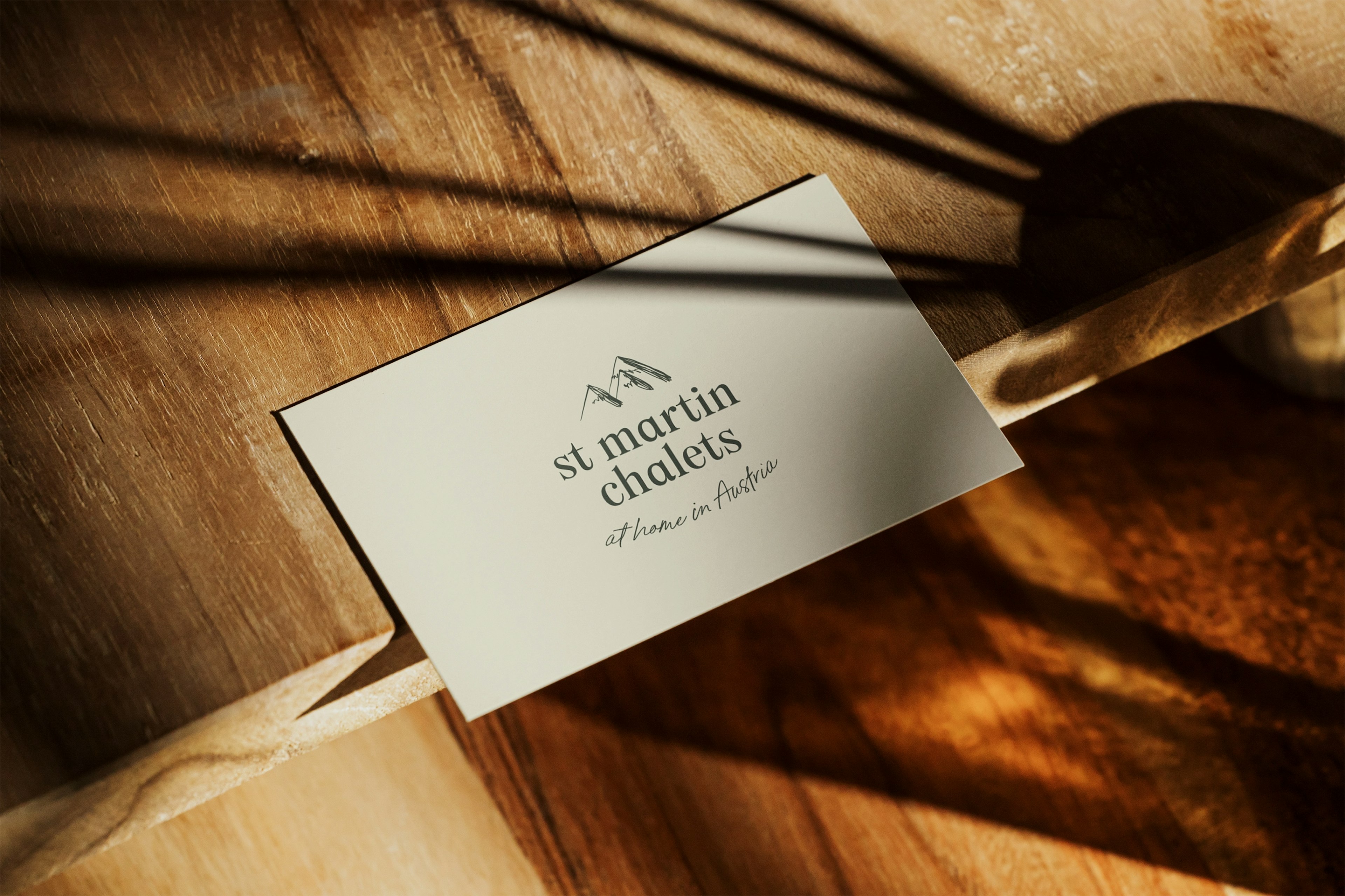 Beispiel zu Branding mit einem Printdesign für eine Visitenkarte von den St Martin Chalets