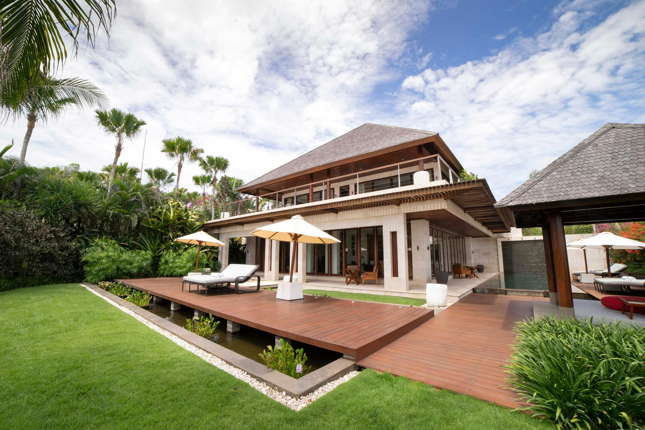 The outside of a luxurious villa in Uluwatu bali