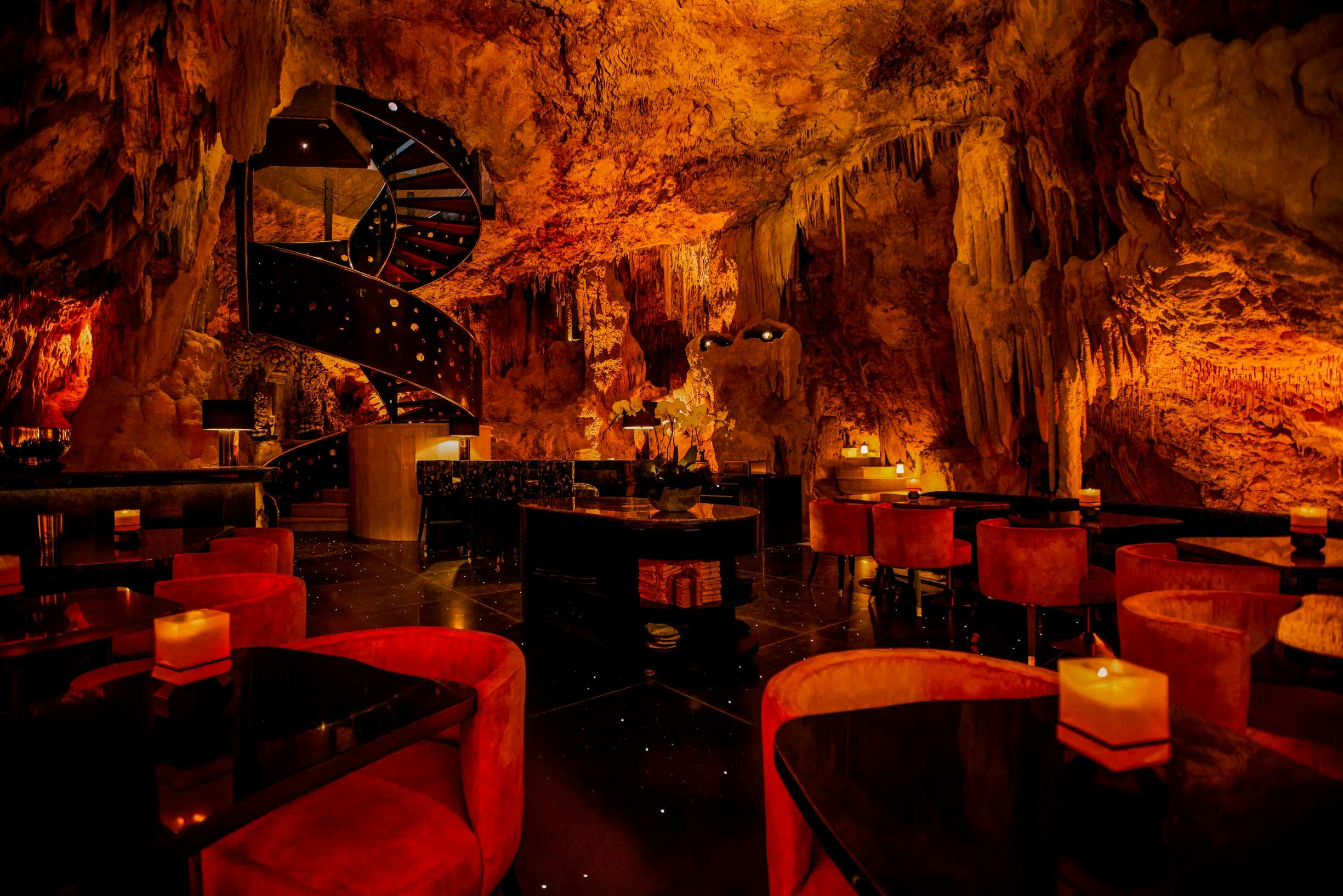 Modern gastronomy meets the natural beauty of a real cave.
