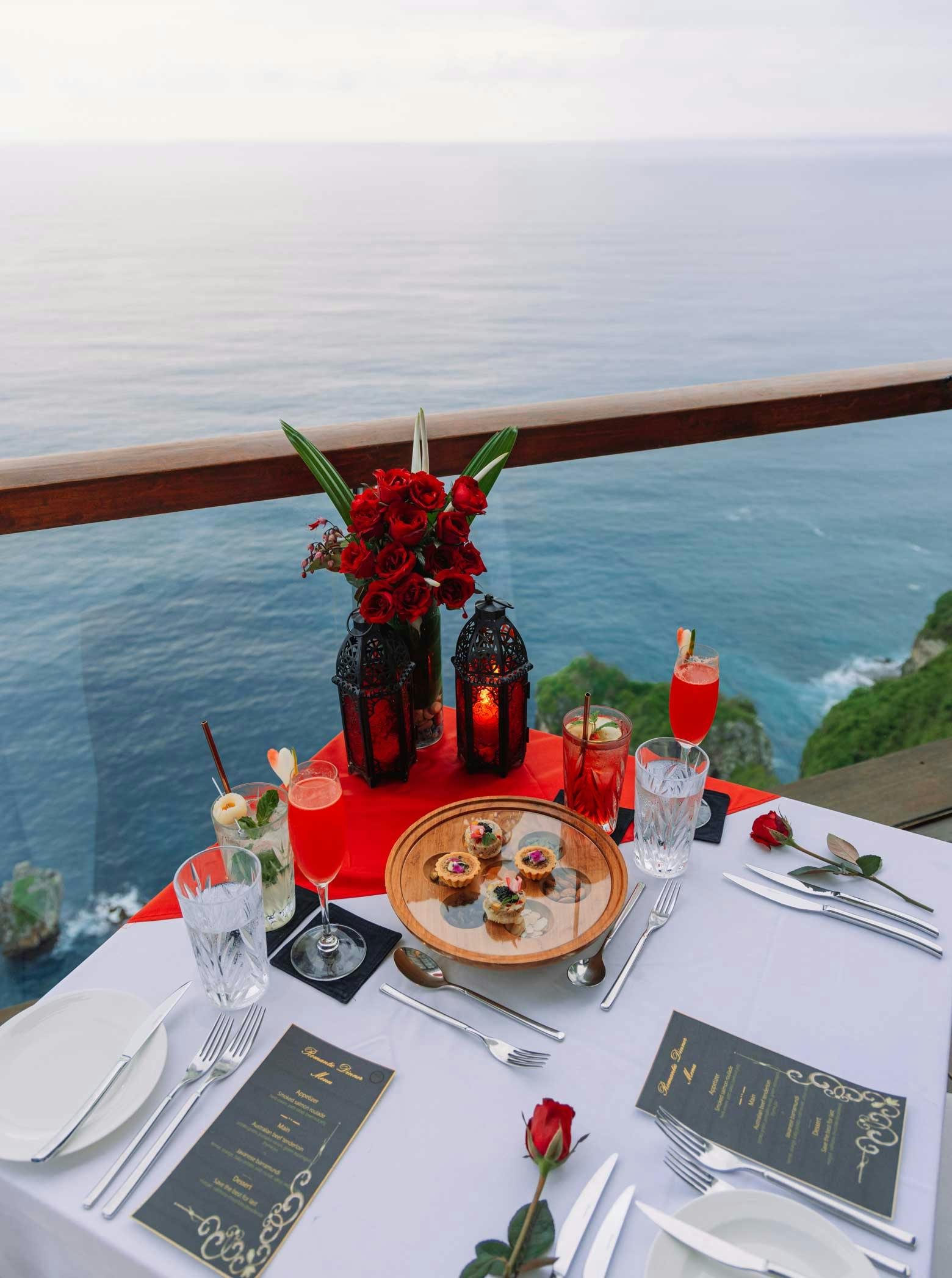 the best romantic dinner in bali with panoramic ocean views