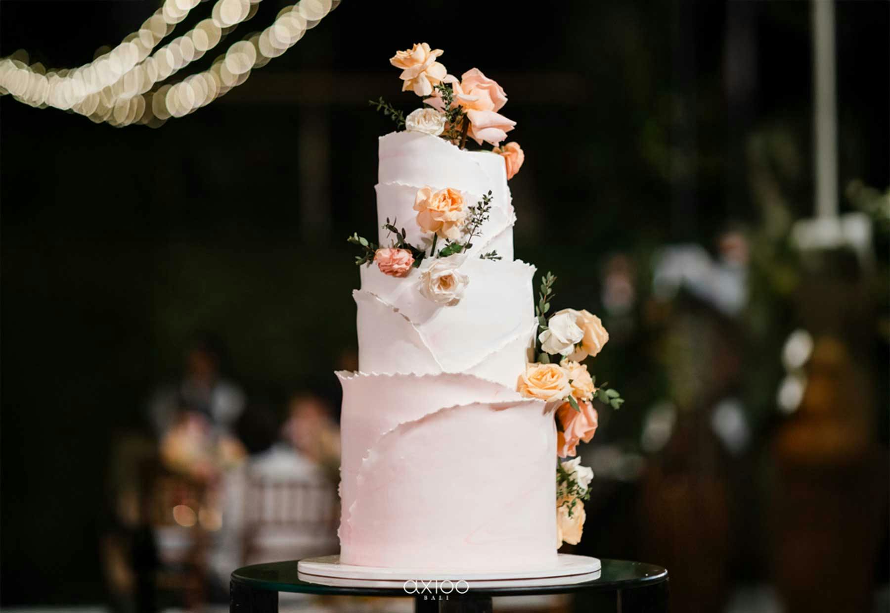 3-tier wedding cake