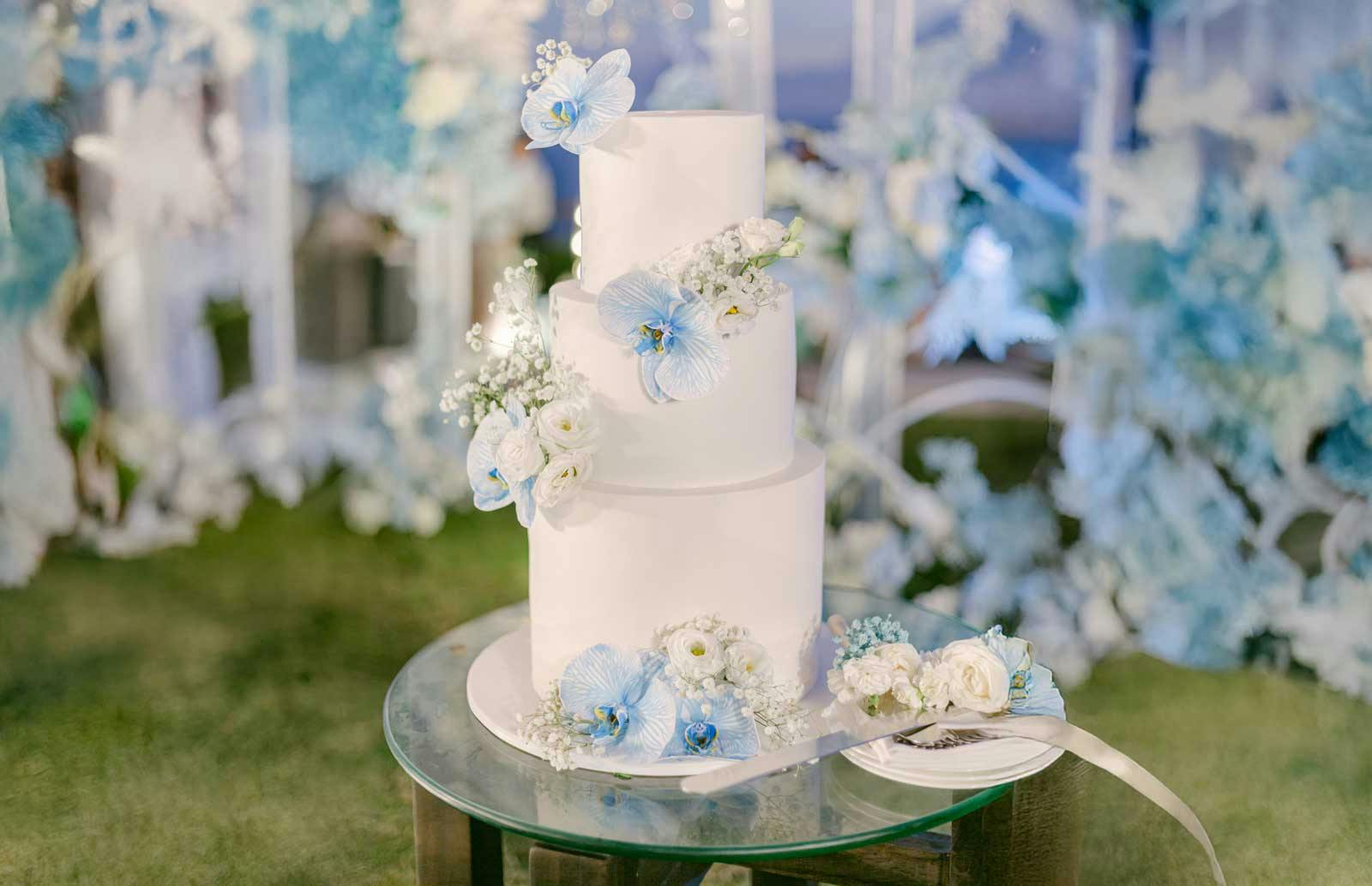 3-tier wedding cake