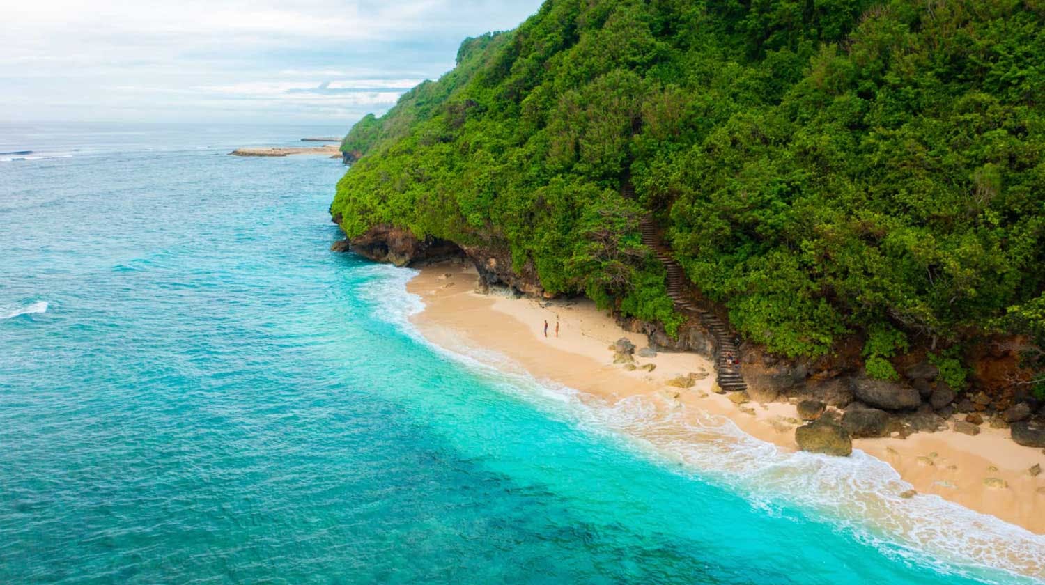 A hidden paradise known for its turquoise water and great surfing waves.
