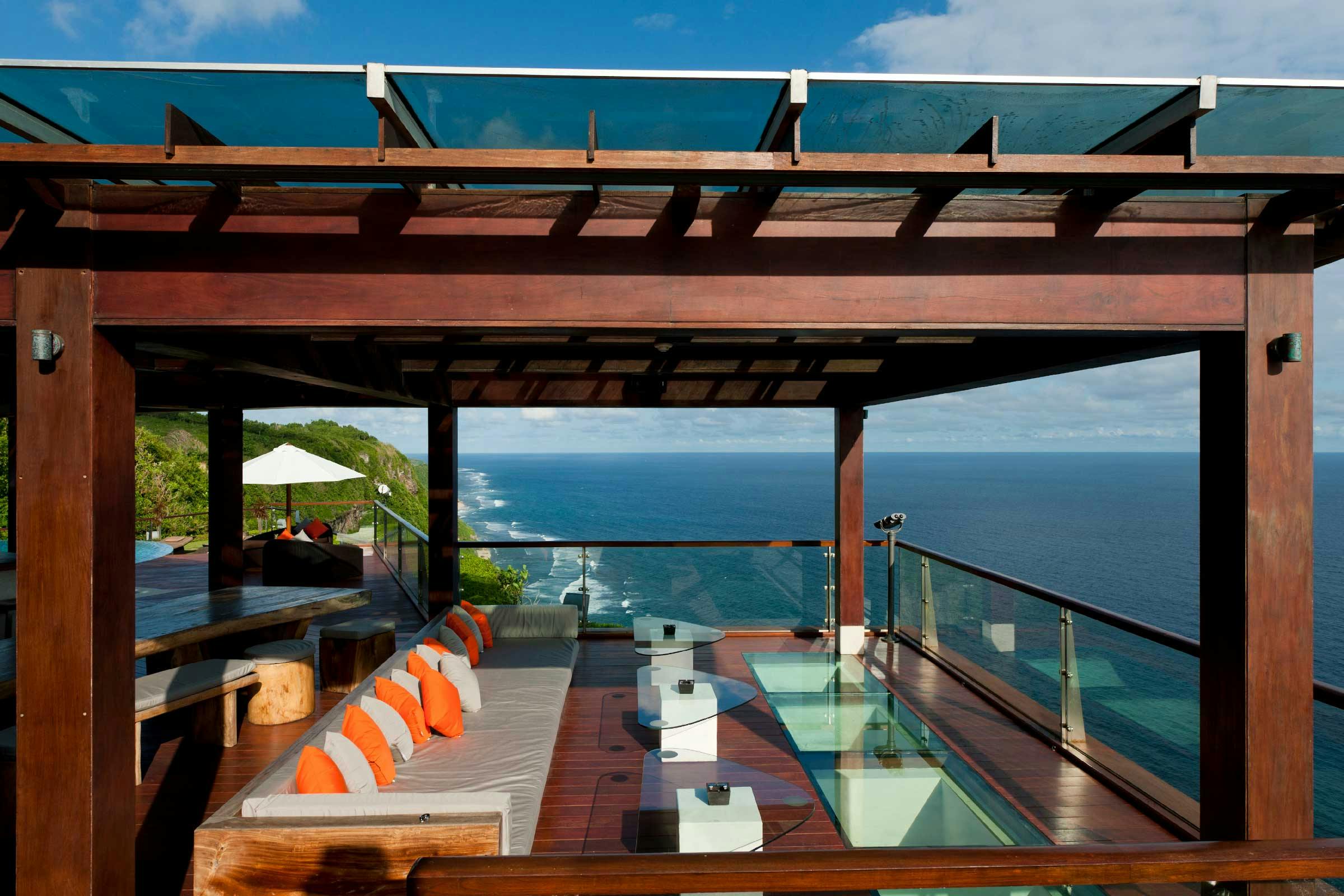 The cliff bar at The edge