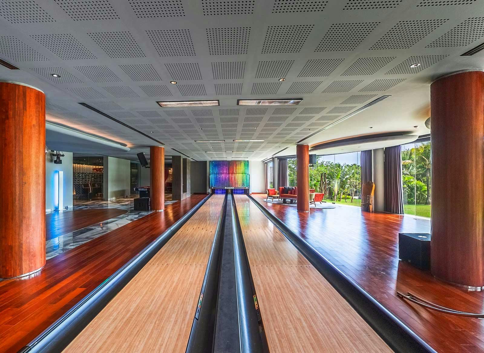 bowling alley in uluwatu