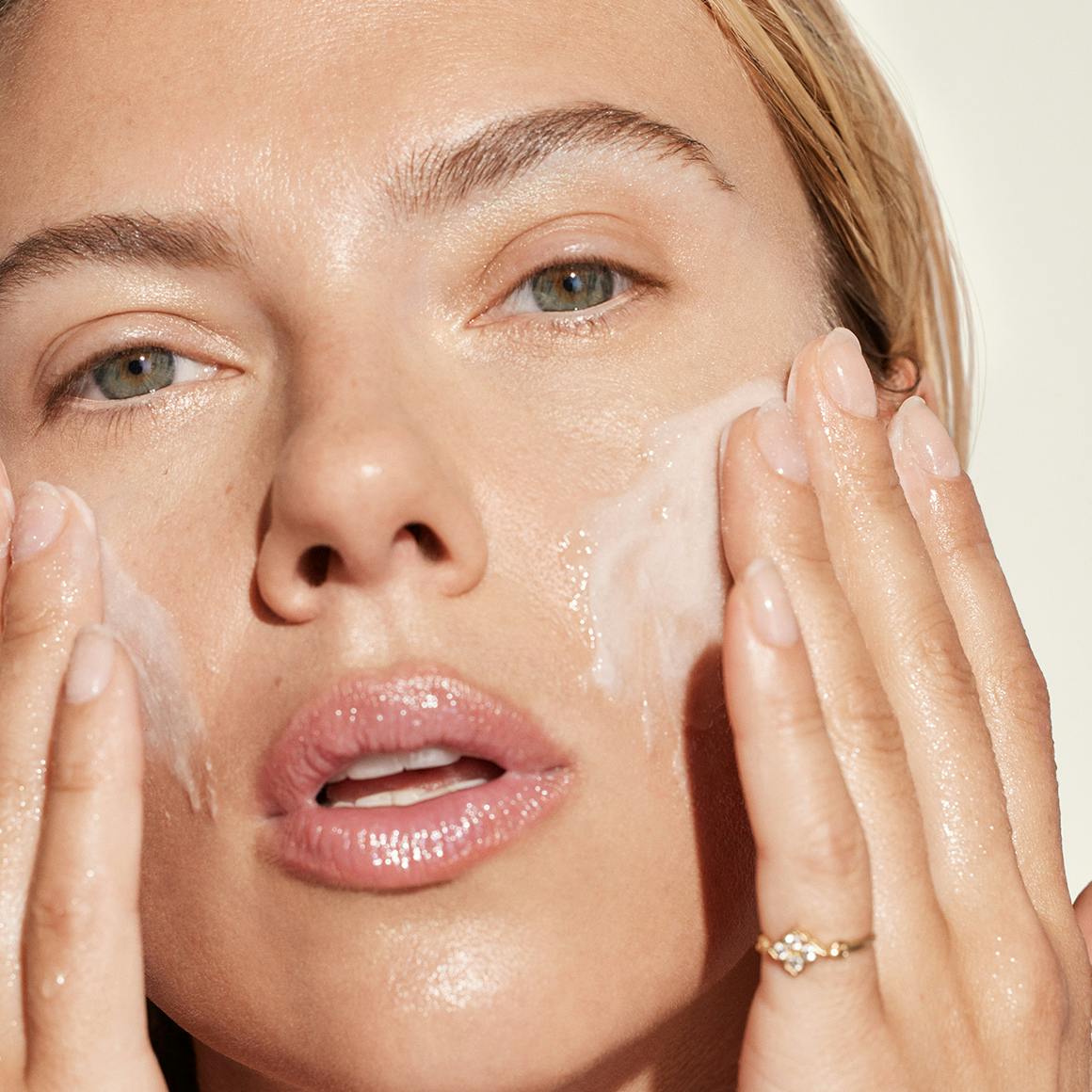 Photo of Scarlett Johansson using The Outset's Micro Polish