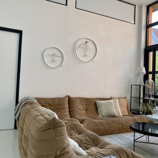 ambiance du salon de la Teinturerie Galerie d'art à Roubaix