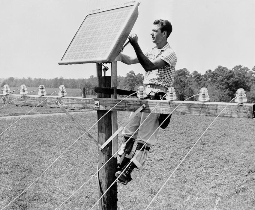 A Southern Bell solar panel being repaired in 1955