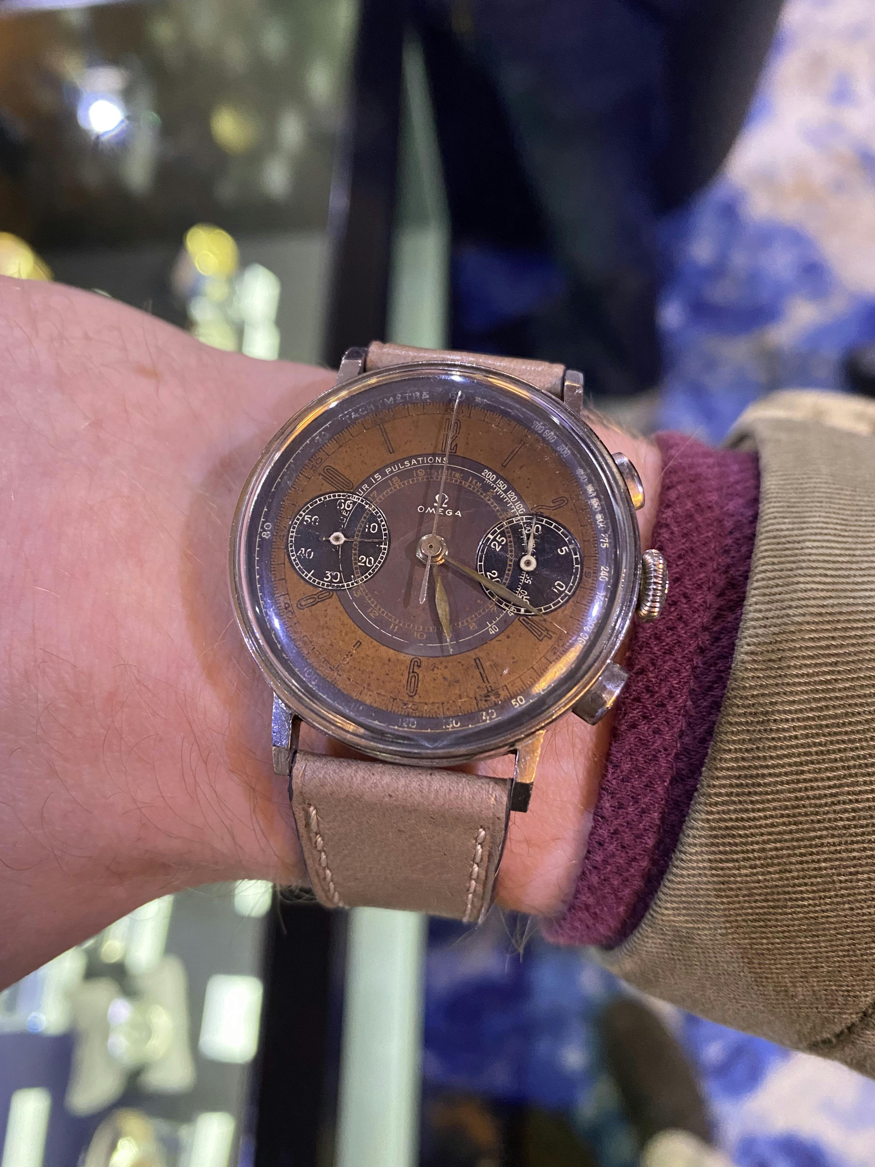 If we hadn't asked Daniel over at Somlo about this watch he's selling, we wouldn't have known that it has a brass face and in incredibly rare
