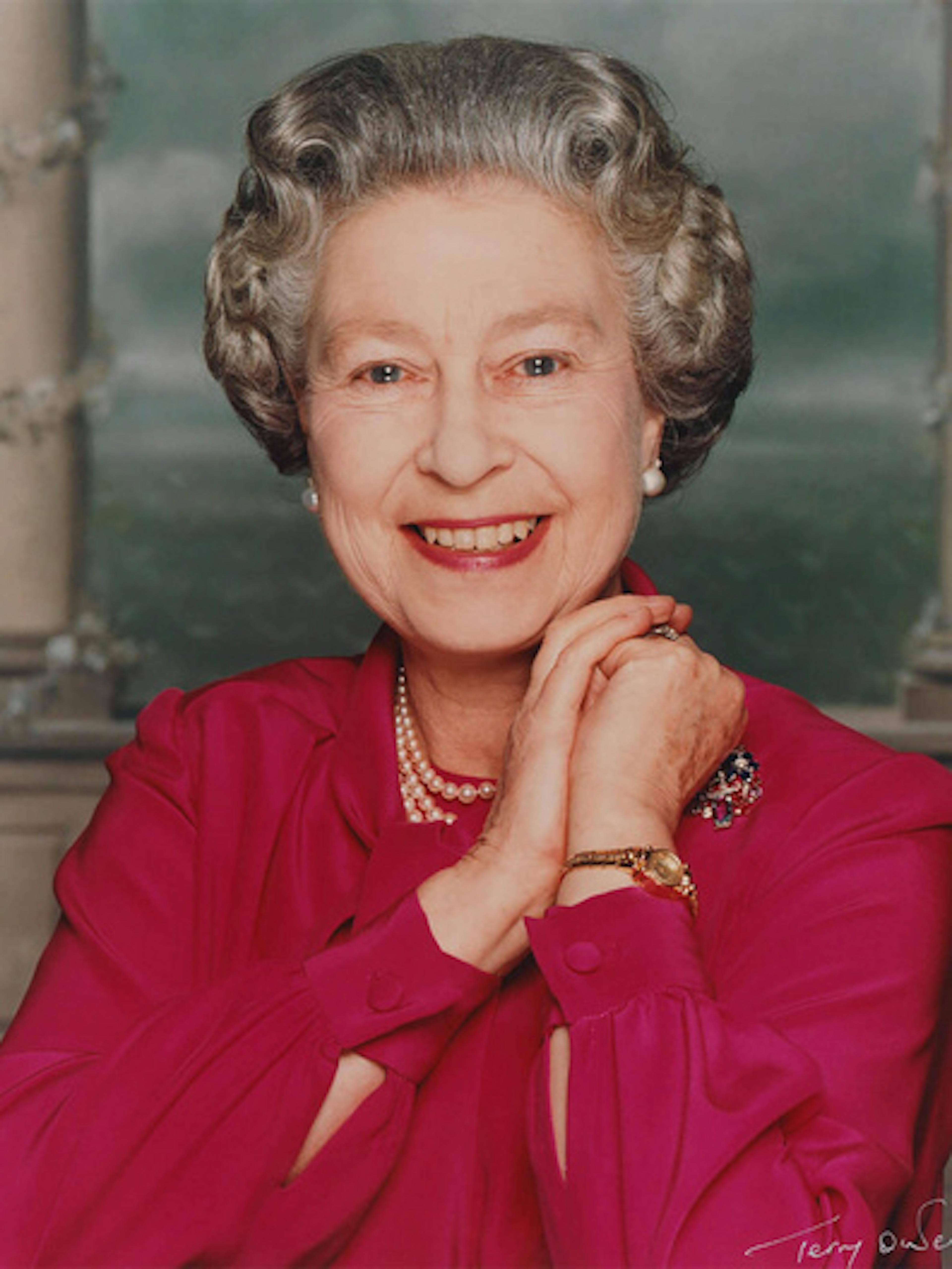 A Famous portrait of the Queen from 1992 by Terry Owens, in which she wears an Omega Ladymatic watch.