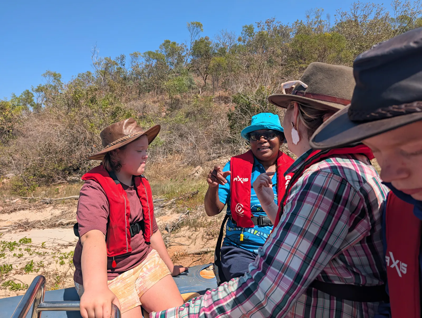 Here we are chatting to our guide Rosanna, who we worked out was related to our guide from El Questro, Mary ❤️.
