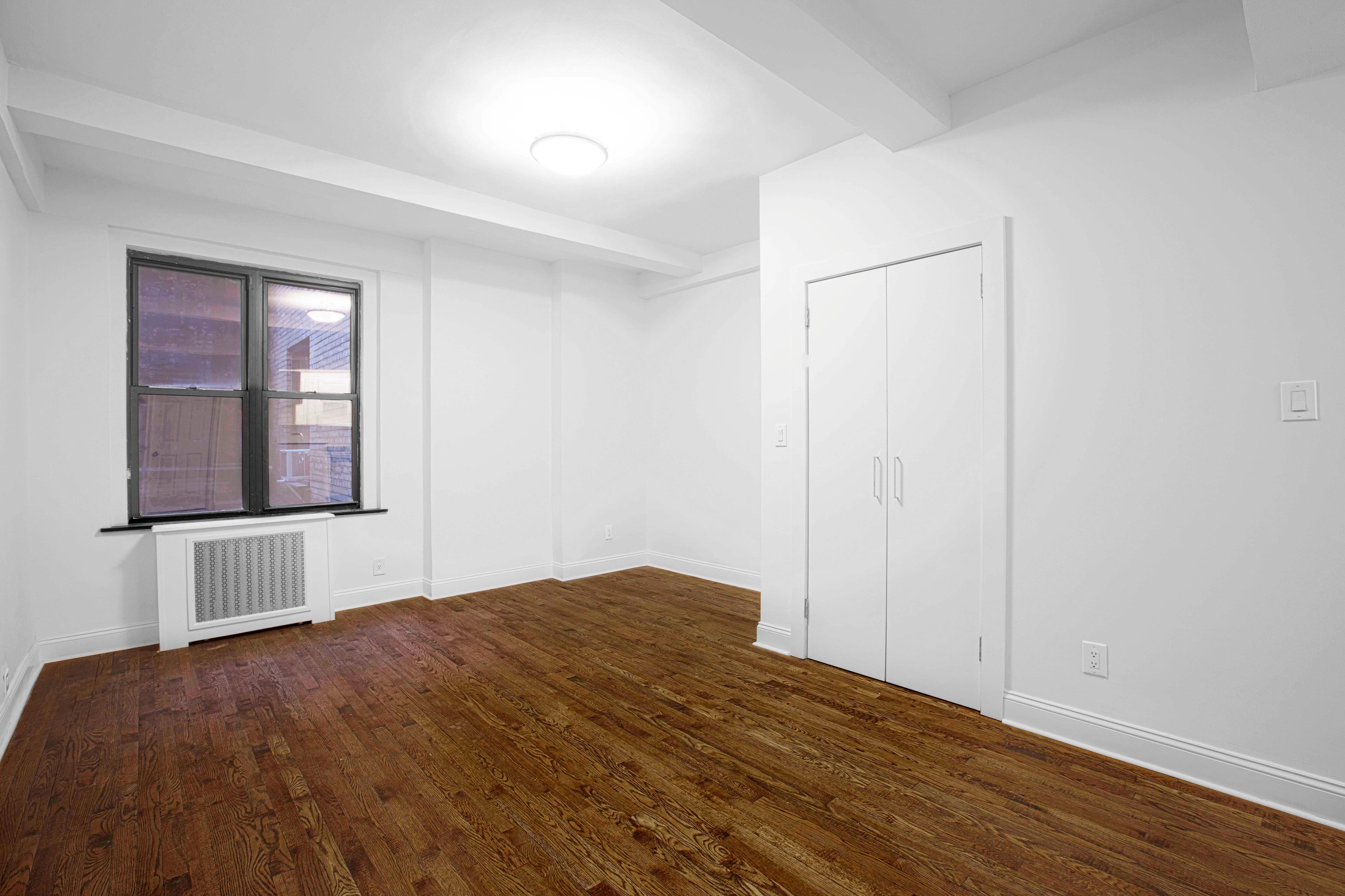 208w23#211Livingroom1