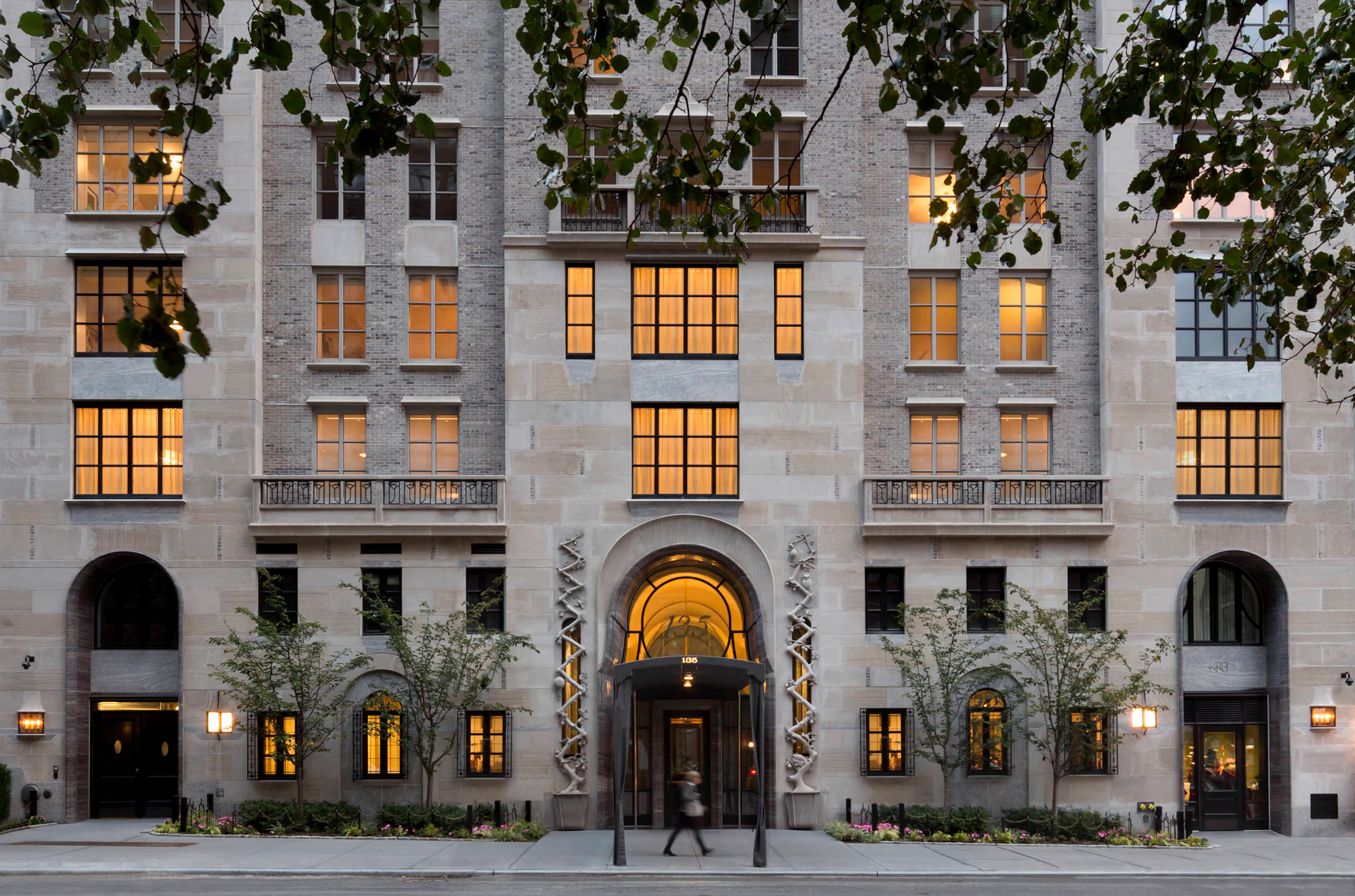 Facade of 135 E 79th Street