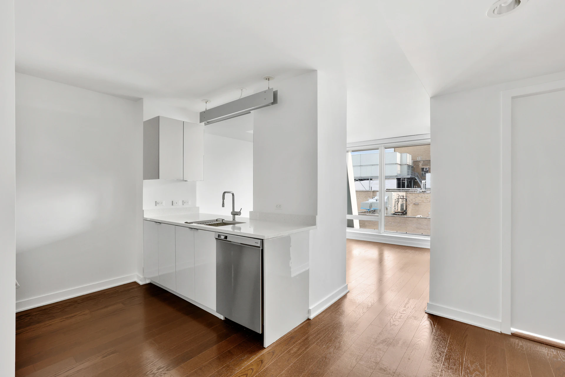 1505 - Image 1