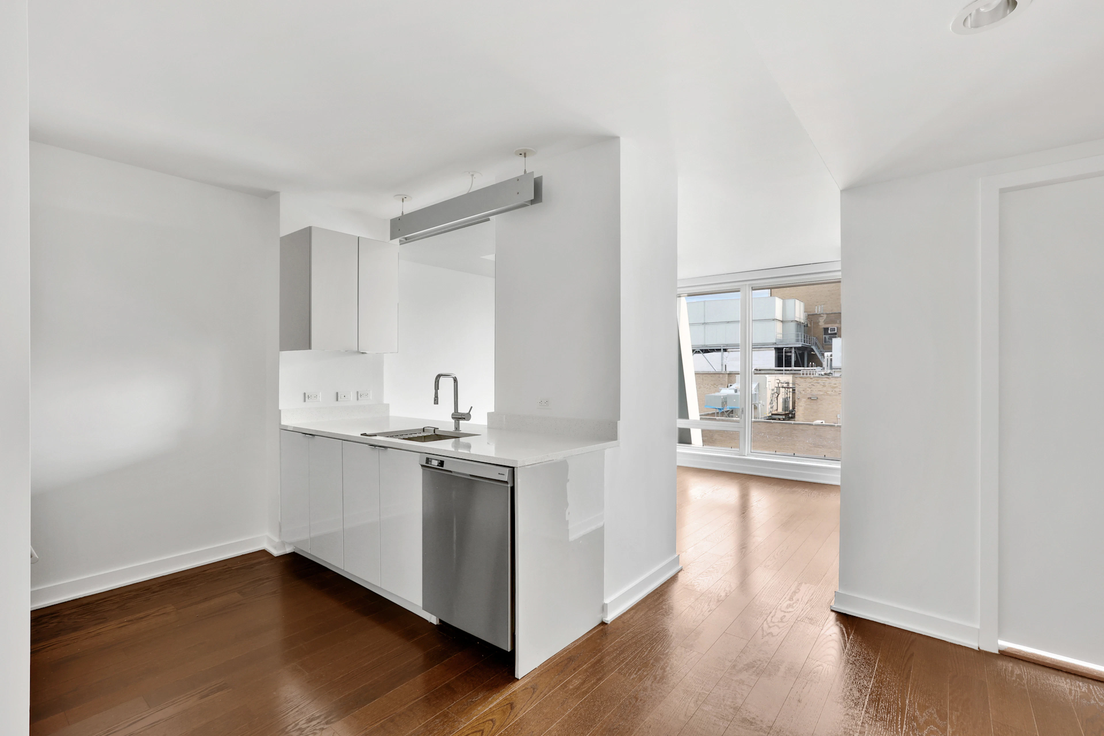 1505 - Image 1