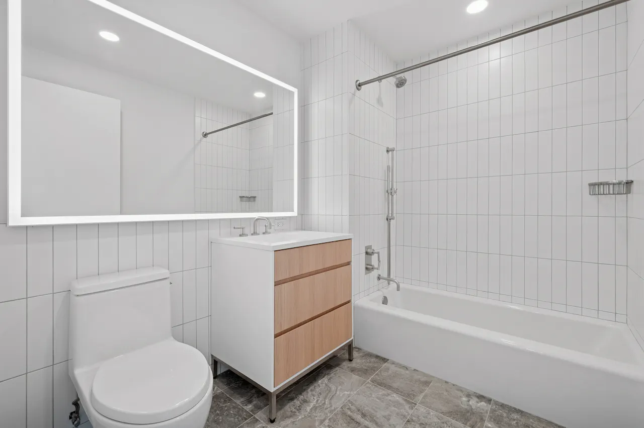 499P #821 BATH