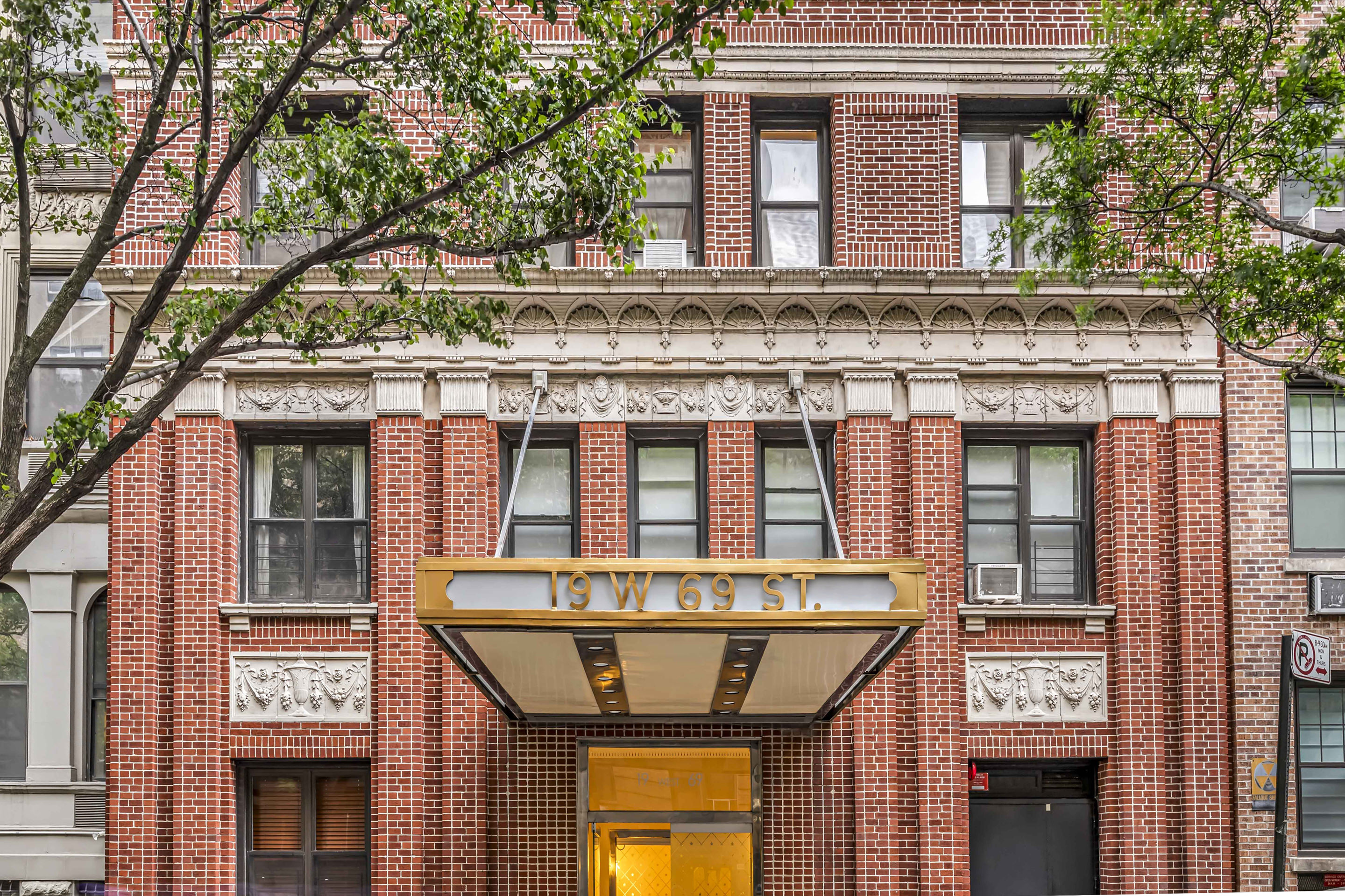 19 West 69th Street | Lincoln Square Apartments | Brodsky