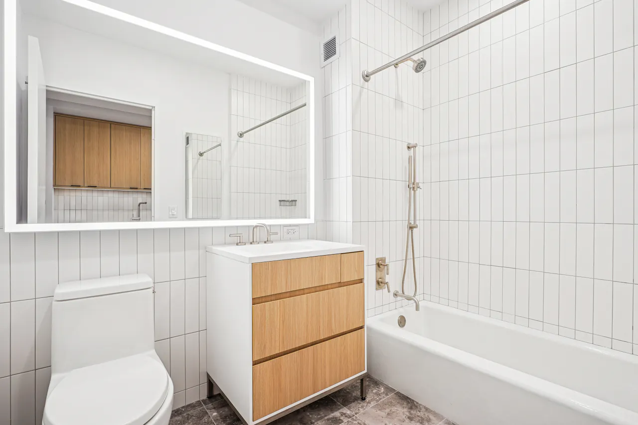 499P #318 BATH