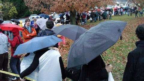 A long line of people waiting to vote in 2004