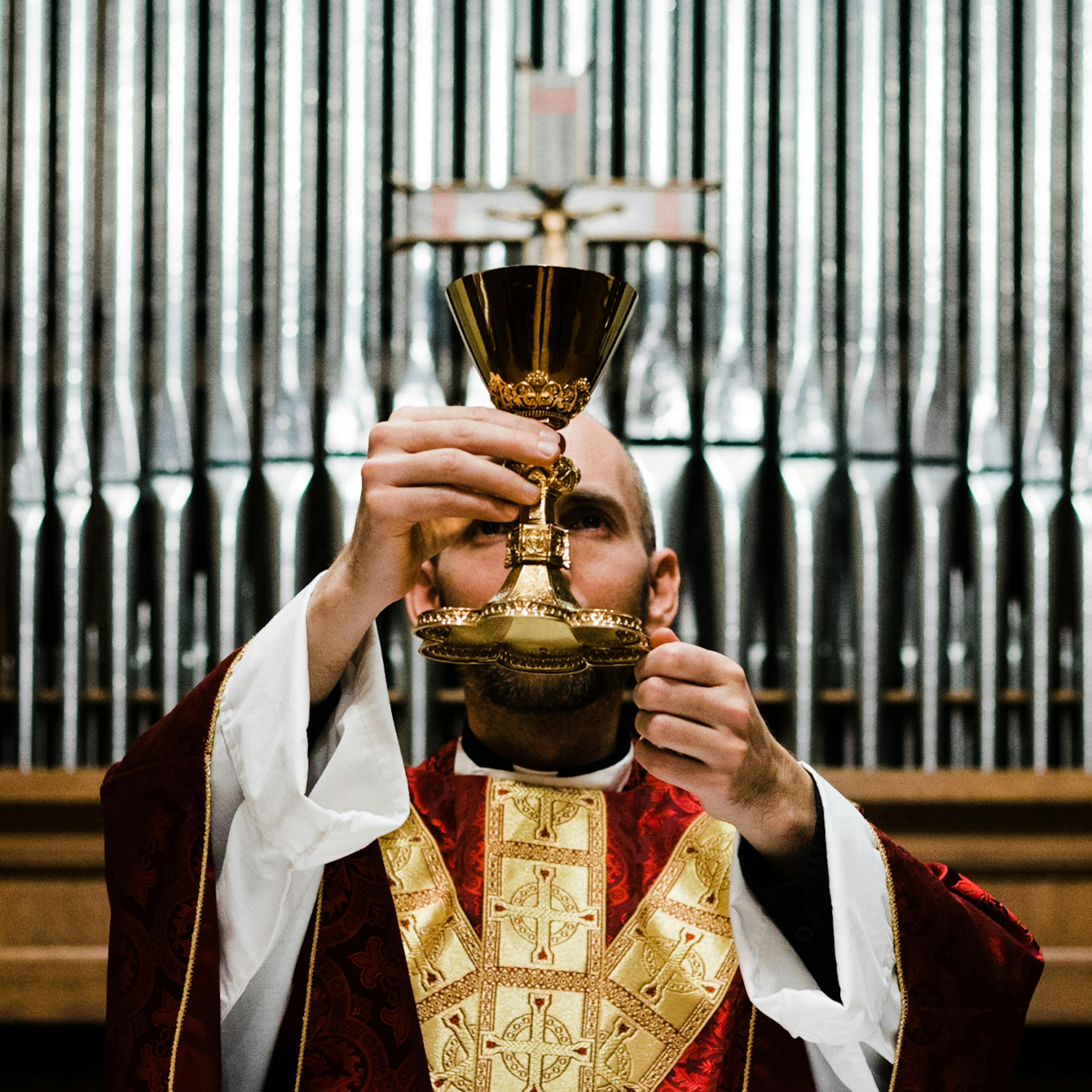 i-m-embarrassed-to-admit-i-m-studying-to-be-a-catholic-priest-the-doe