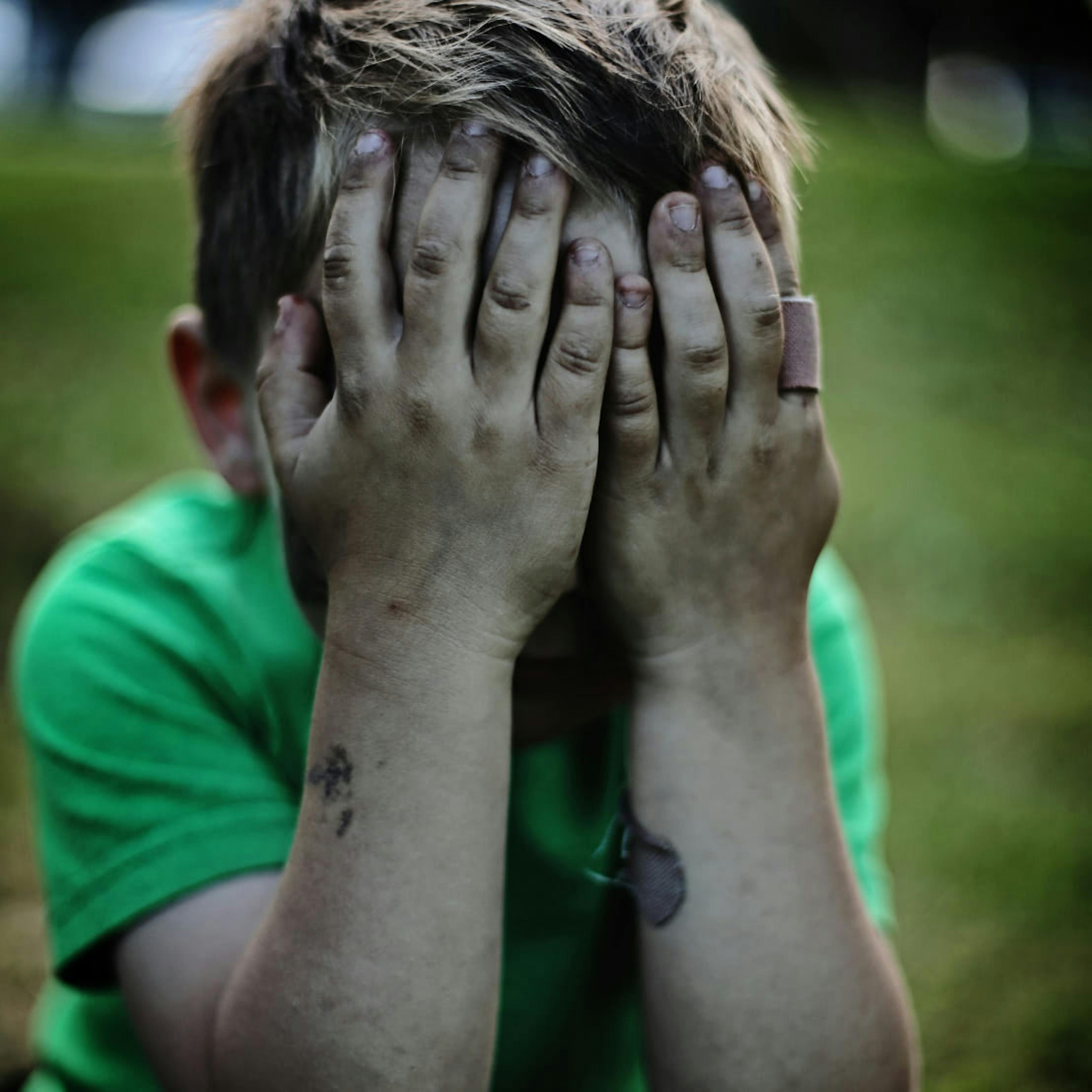 An abused child tries to forget his trauma.