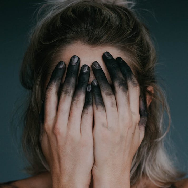 I Have Dermatophagia: I Hide My Hands in Public
