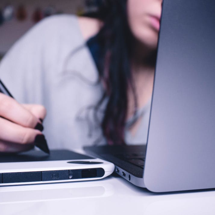 On the Early Internet, My Physical Disabilities Didn’t Exist