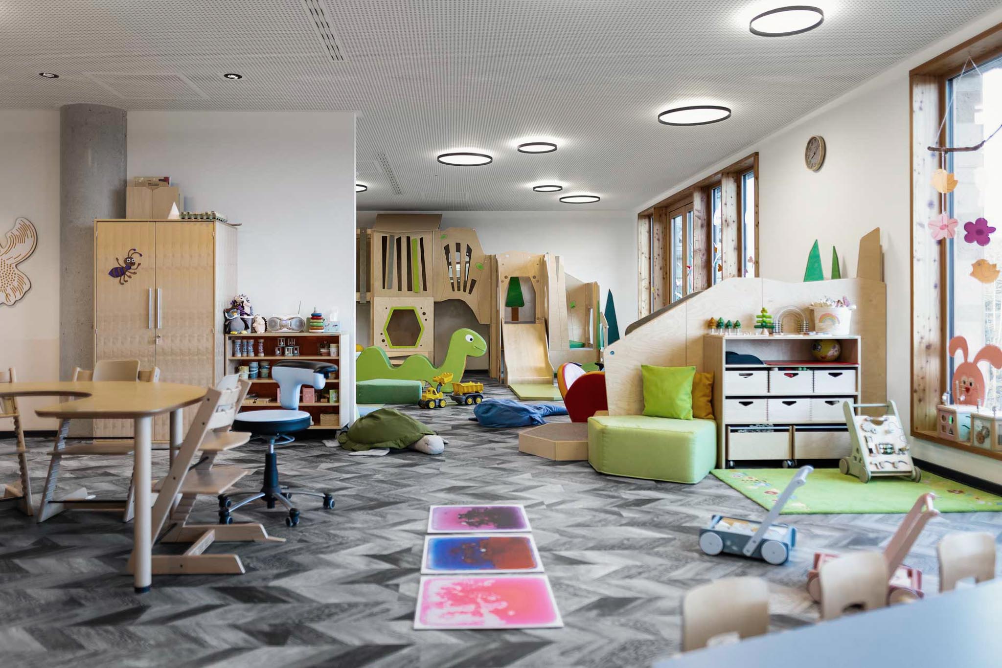 Crawling club with play facilities at The Grand Green – Familux Resort.
