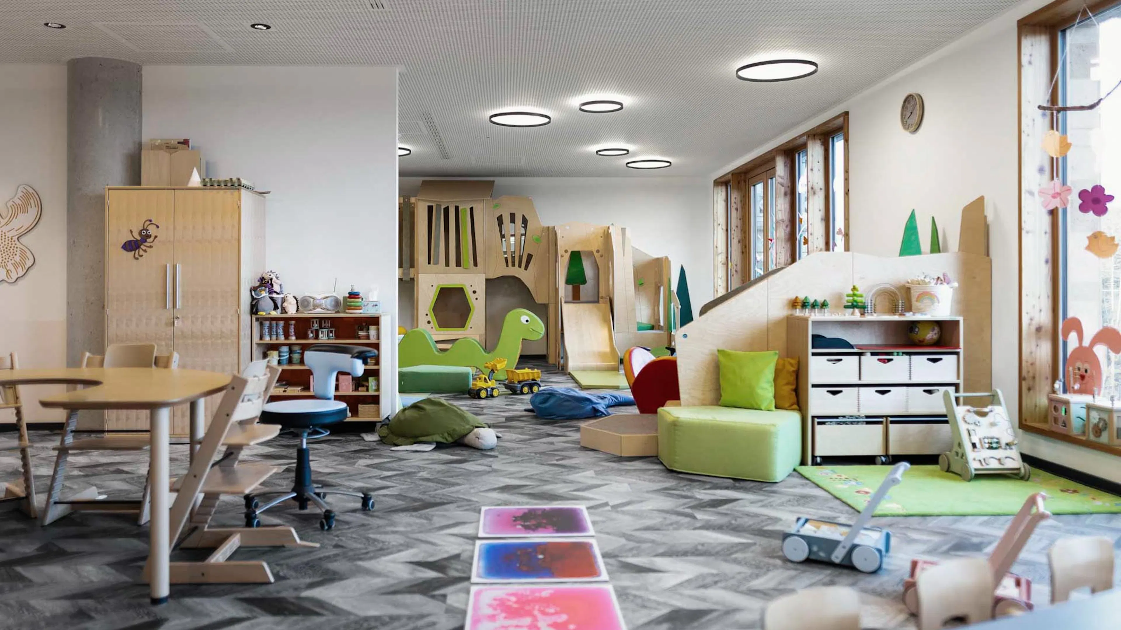 Crawling club with play facilities at The Grand Green – Familux Resort.