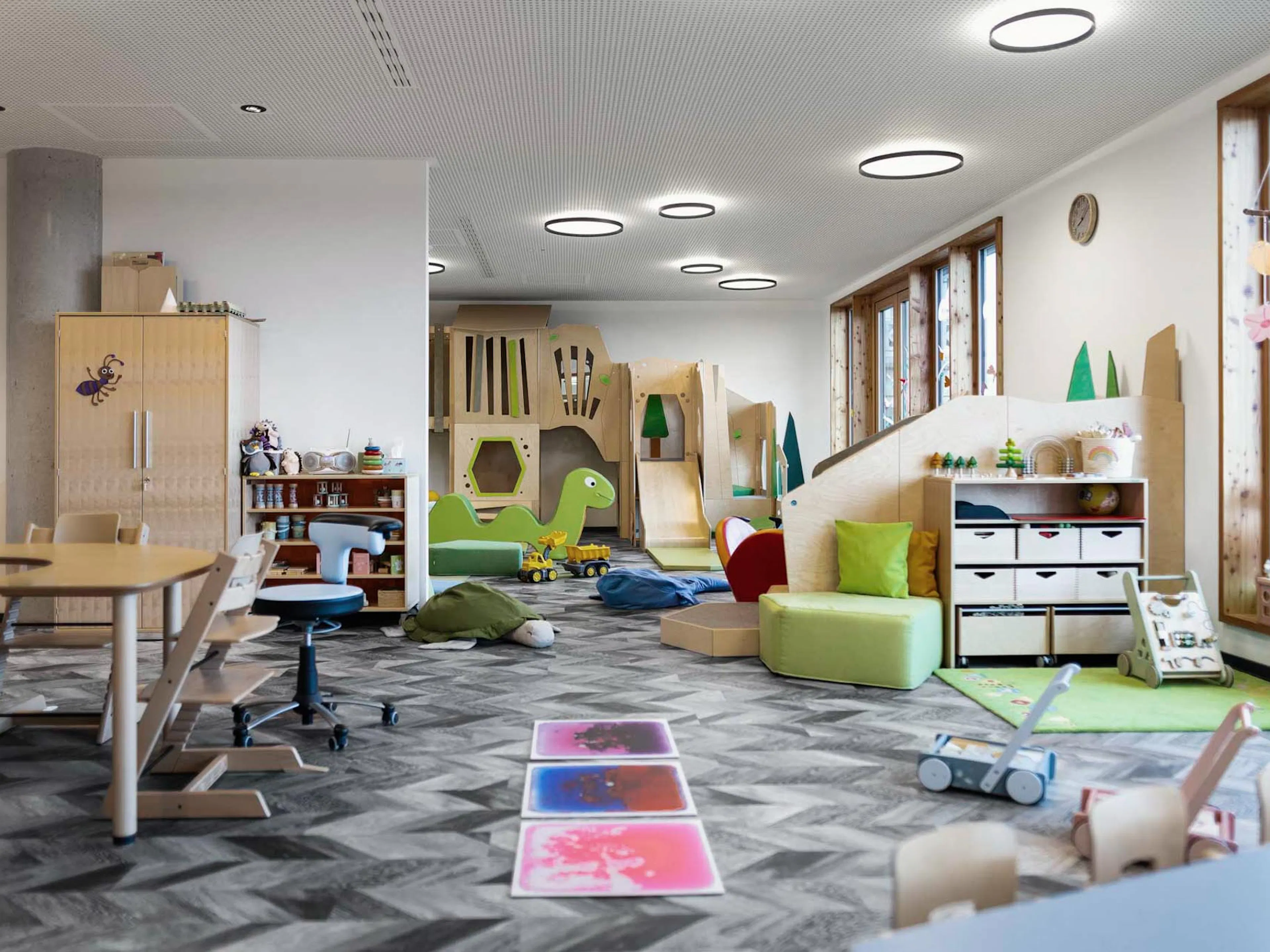 Crawling club with play facilities at The Grand Green – Familux Resort.