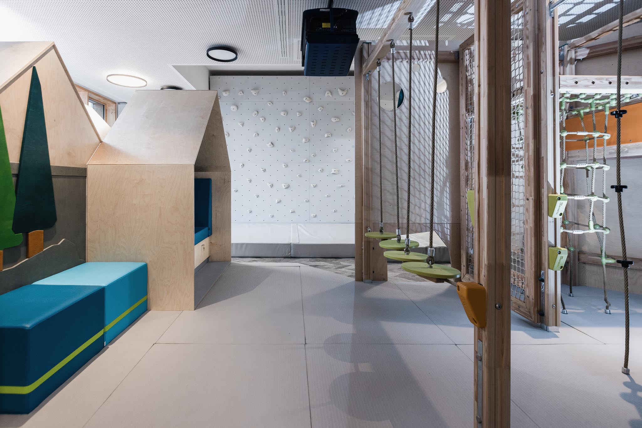 Maxi Club with climbing facilities at The Grand Green – Familux Resort.