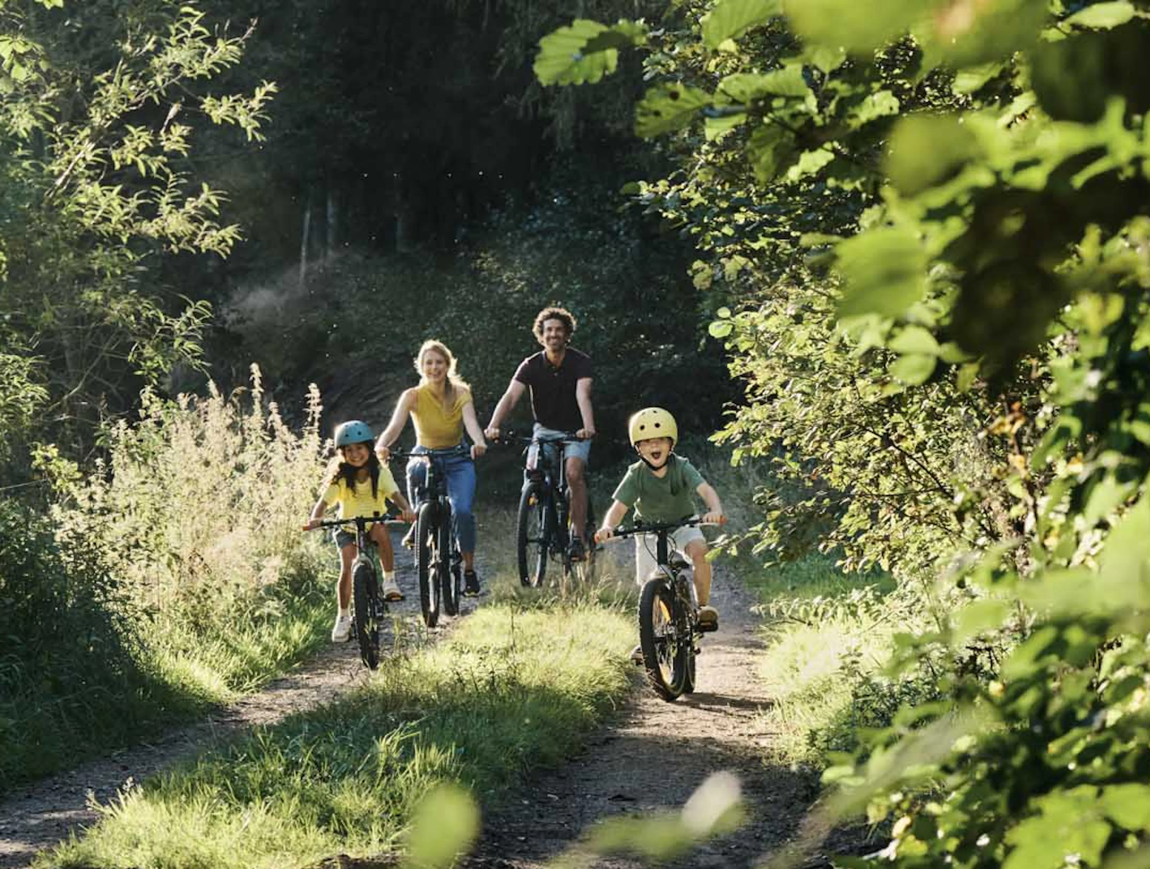 Family cycling through the Thuringian Forest.