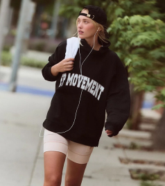 Sweatshirts & Hoodies