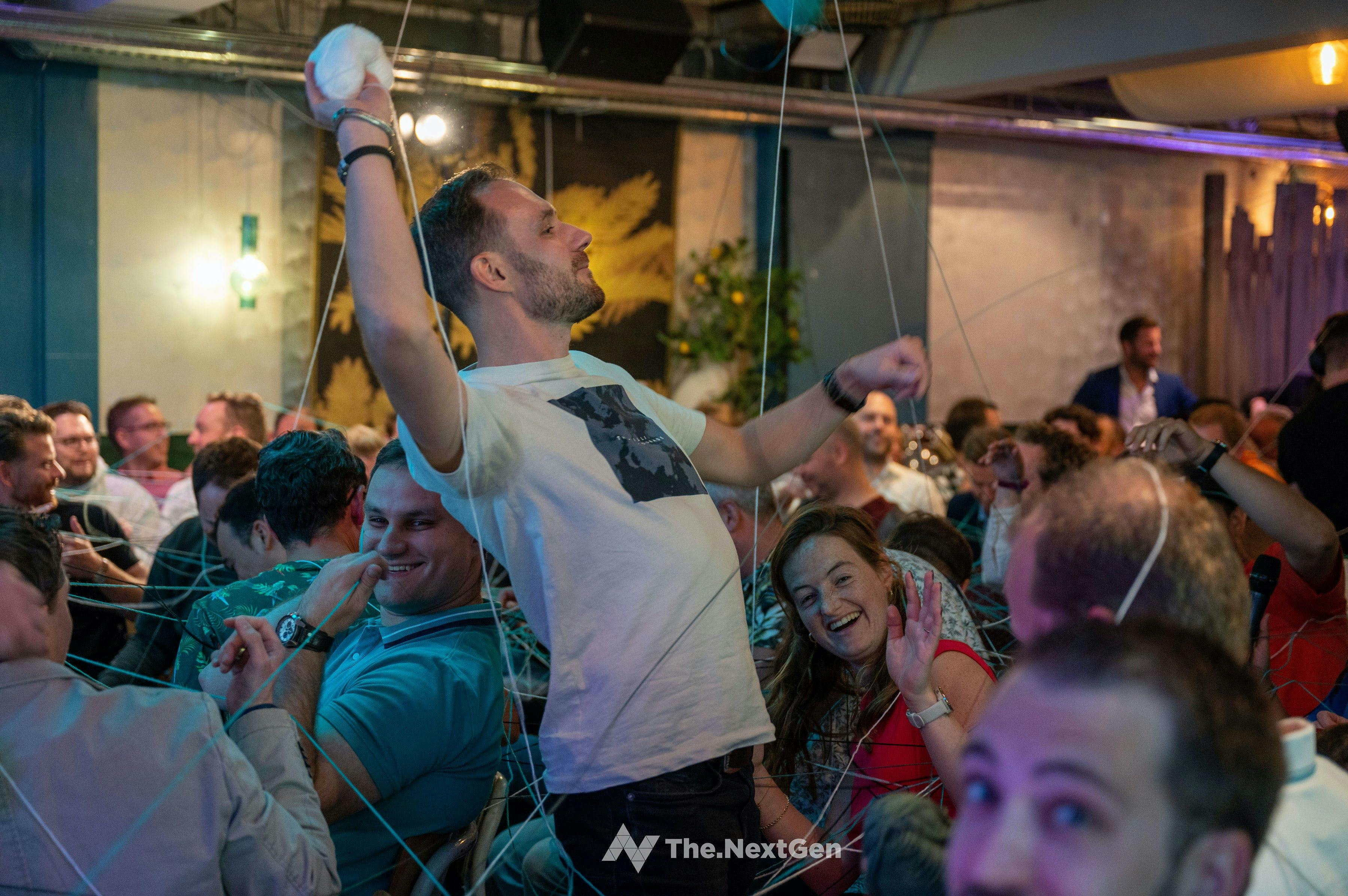 Next Genner in het publiek die een zacht propje wilt gooien.