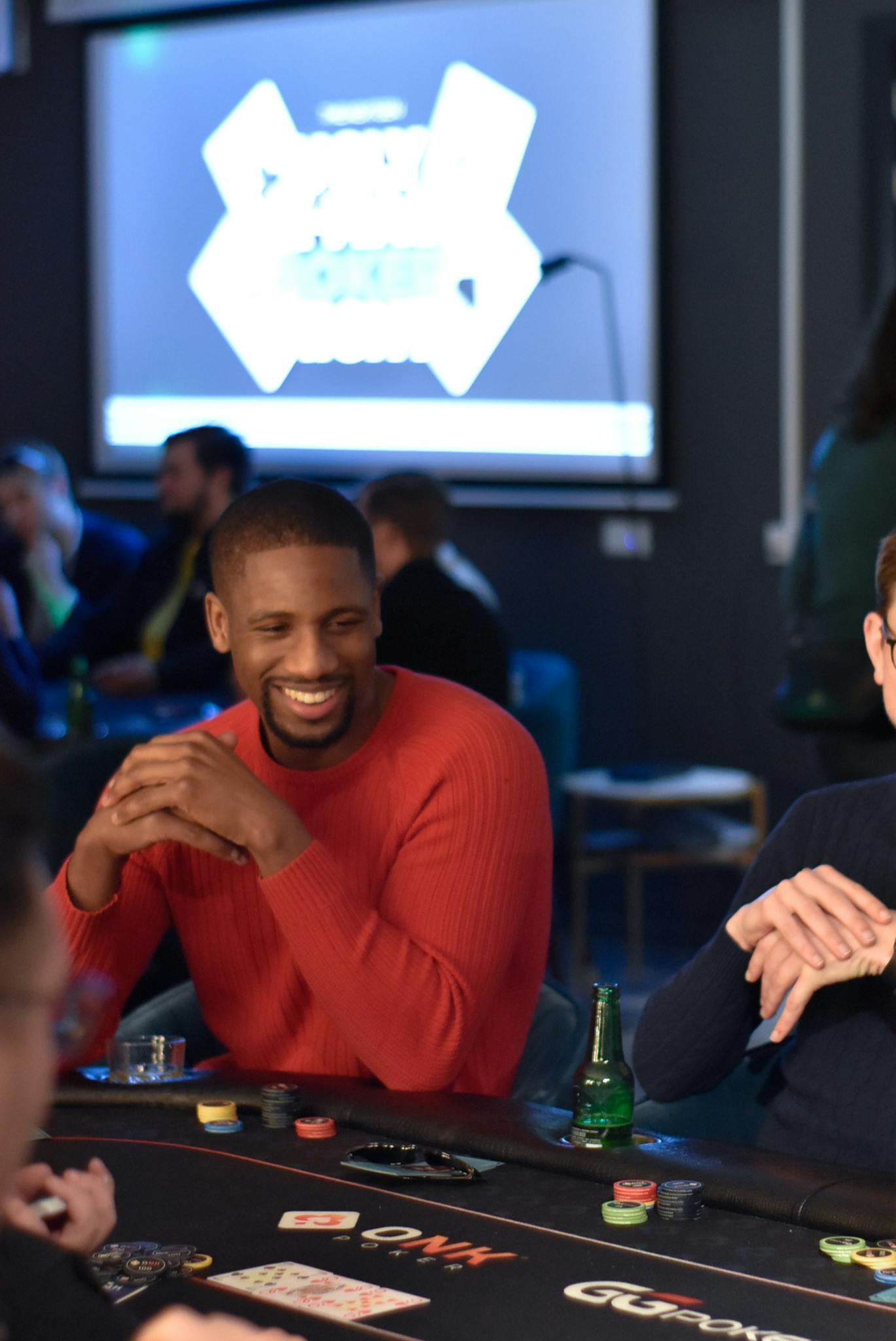 Next genners die poker spelen op UglysweaterChristmas.