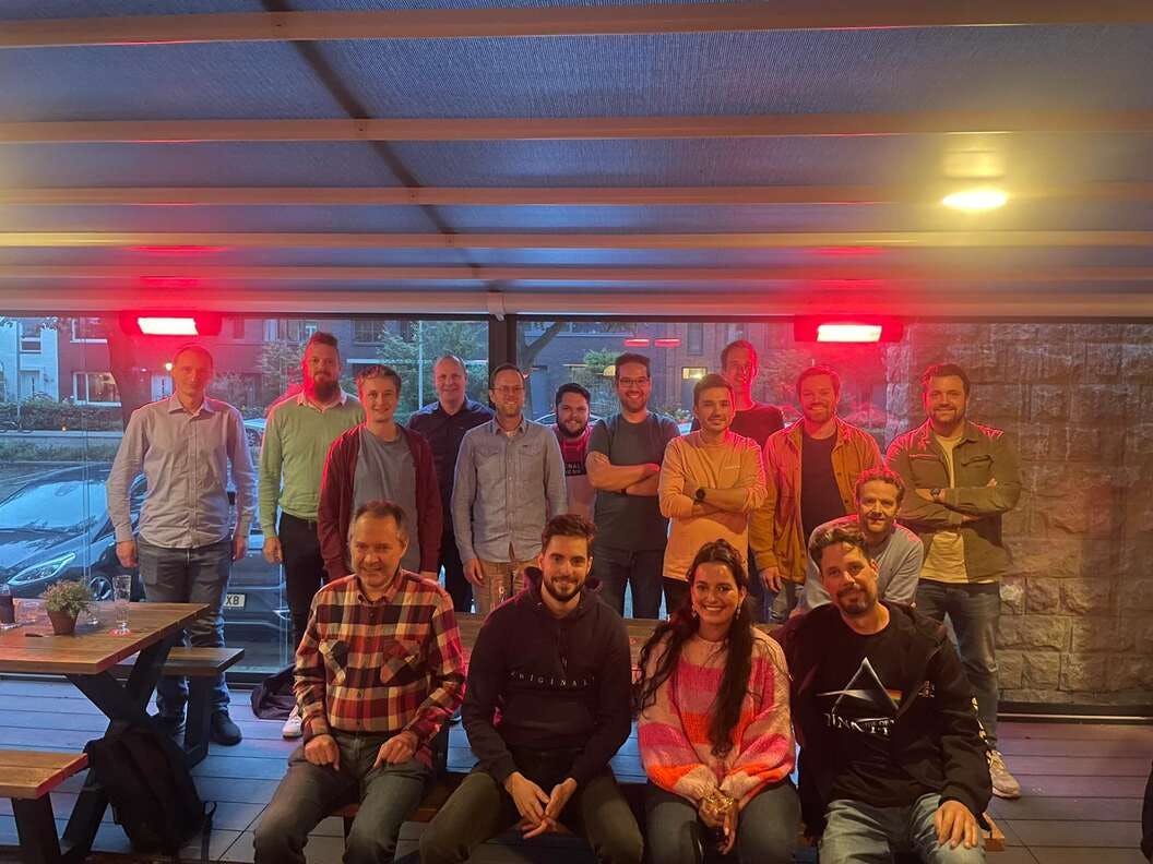 Teamfoto van team Tara tijdens een fieldmanagement uitje.