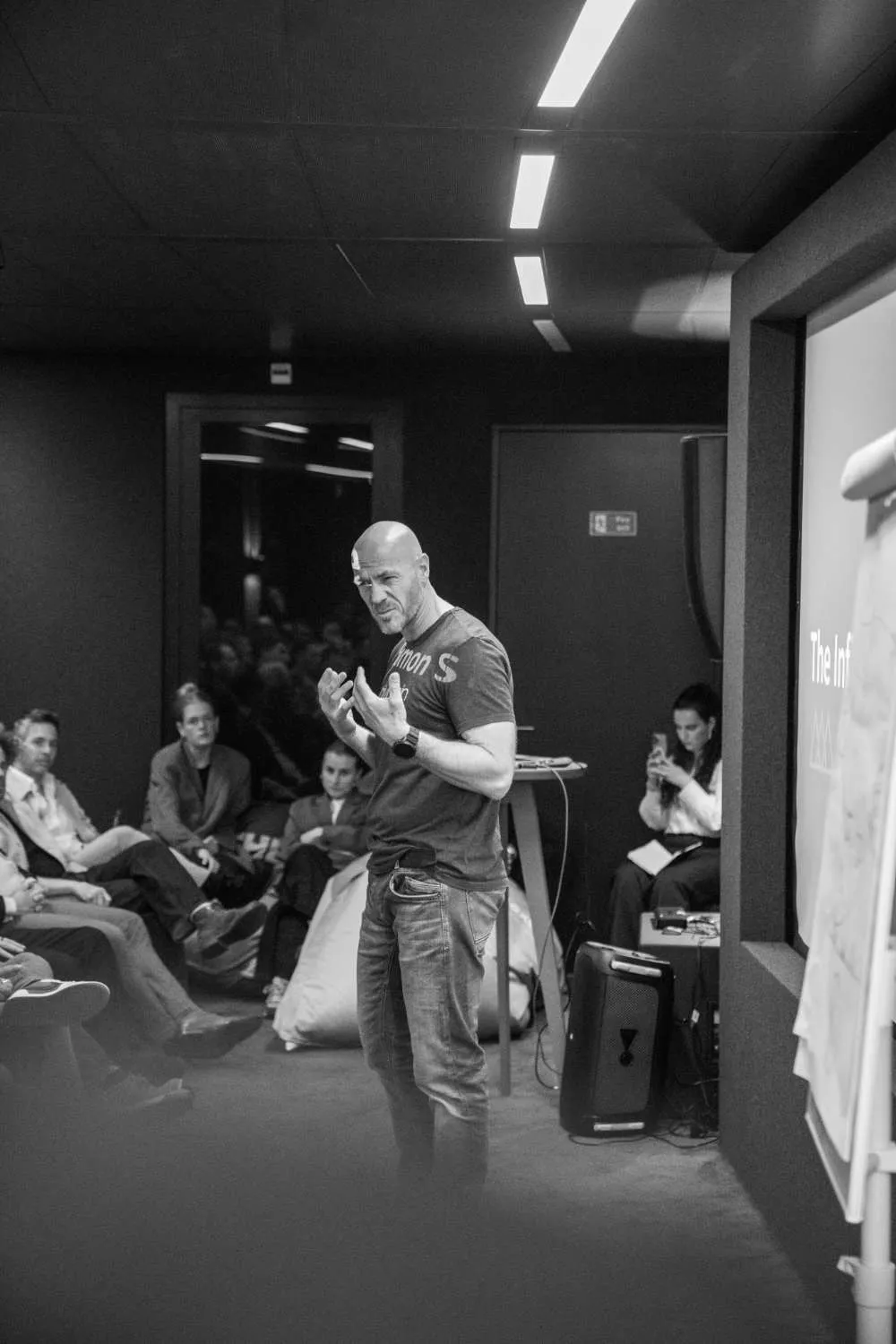 Ray Klaassens presenteert tijdens de Masterminds Day XL van The.NextGen