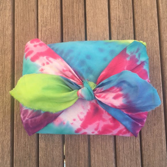 Diy Tie Dyed Gift Wrap The Reject Shop Diy Tie Dyed Gift Wrap The Reject Shop