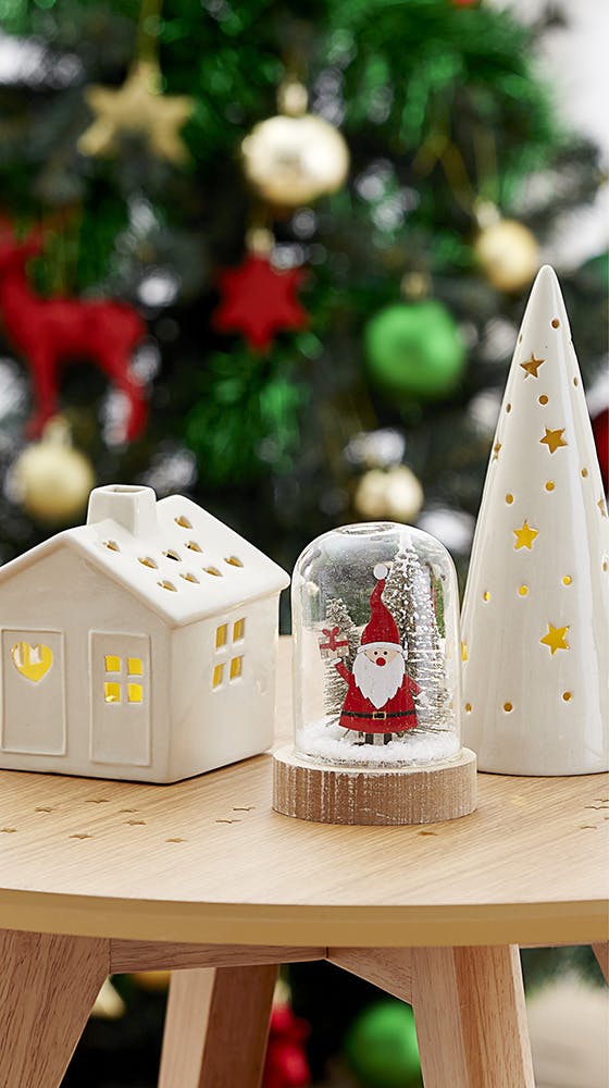 Christmas Decorating The Reject Shop