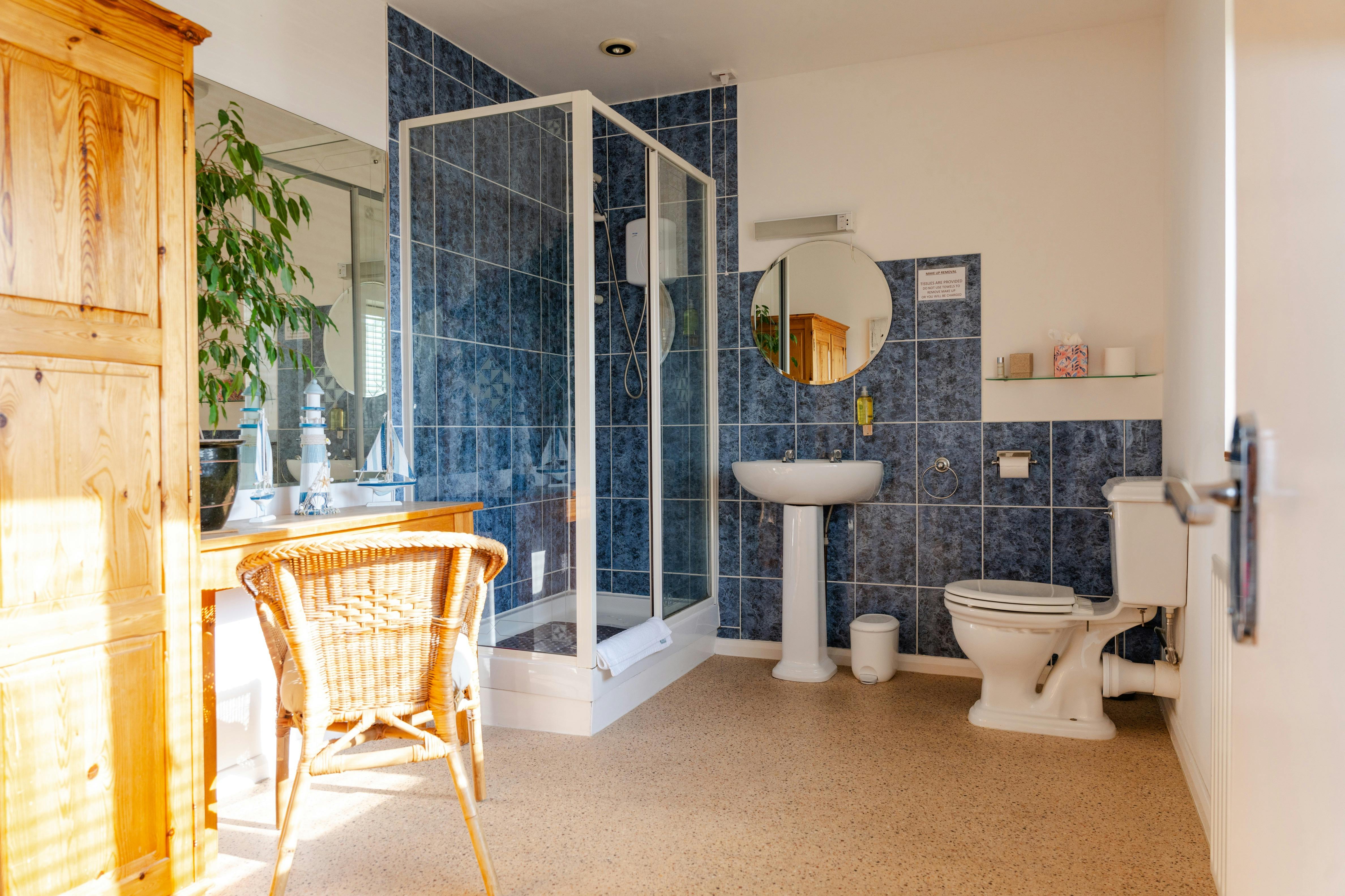 Ensuite bathroom in The Royal Norfolk